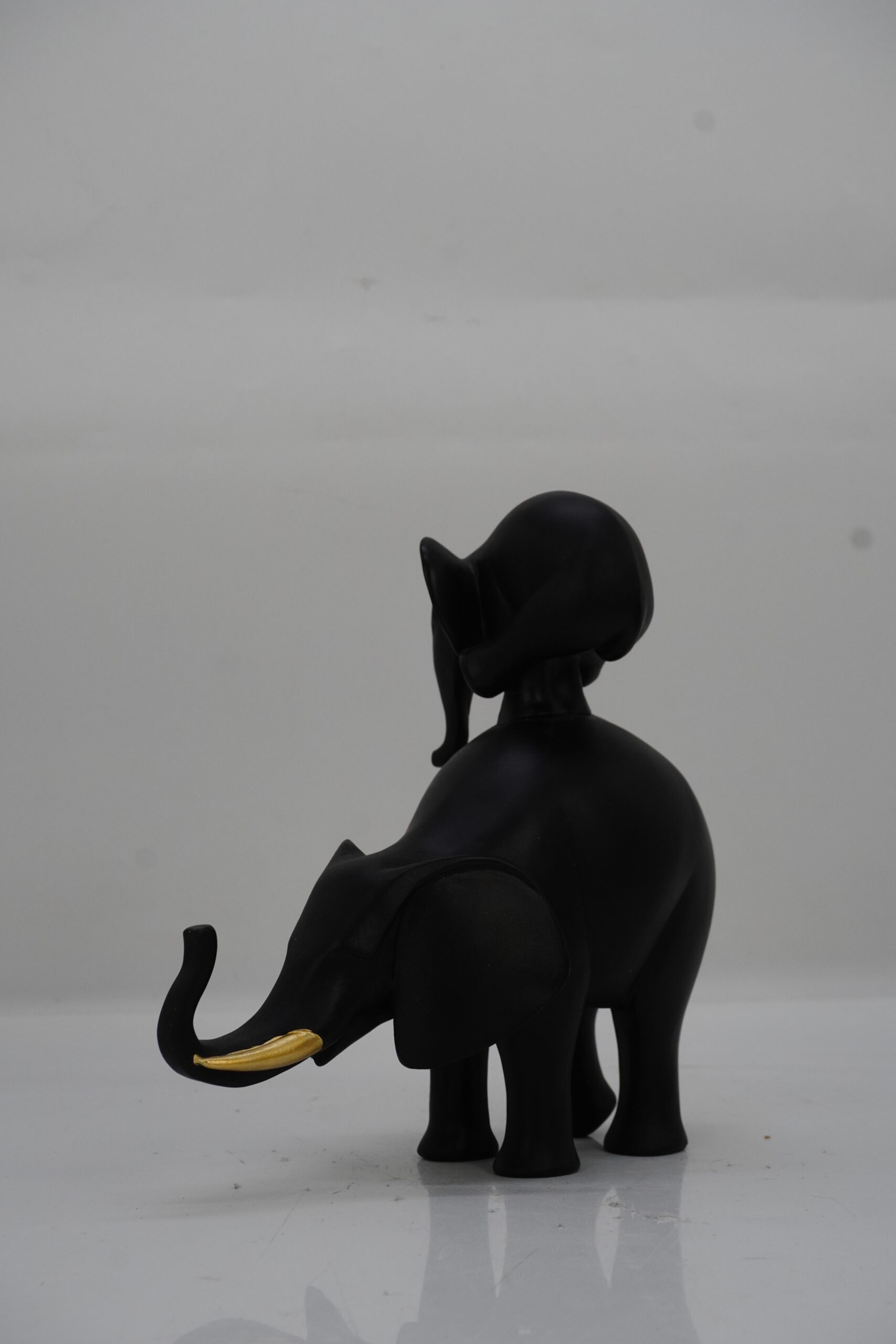 Figura Elefante montado negro